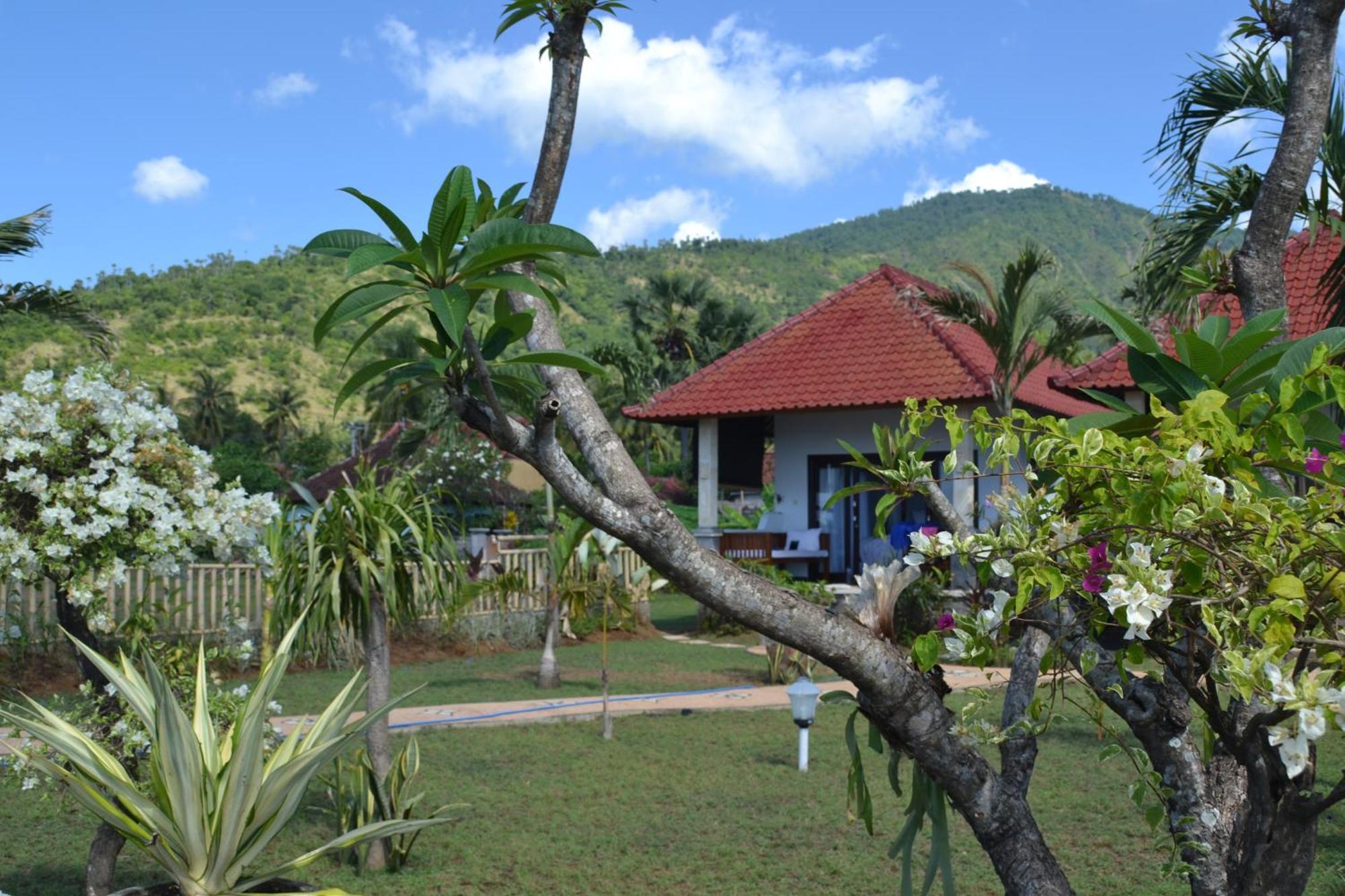 The Bbq Guest House Amed  Exterior photo
