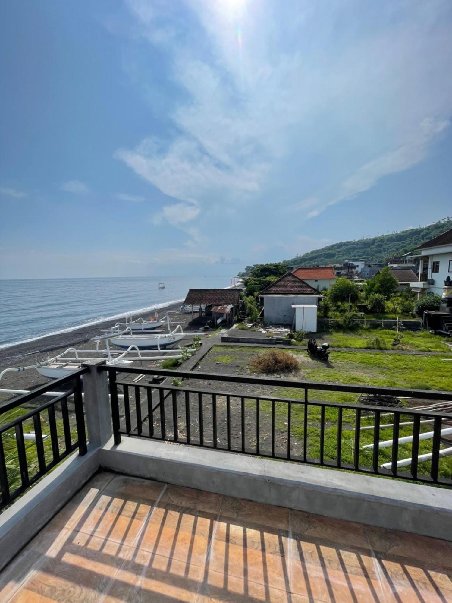 The Bbq Guest House Amed  Exterior photo